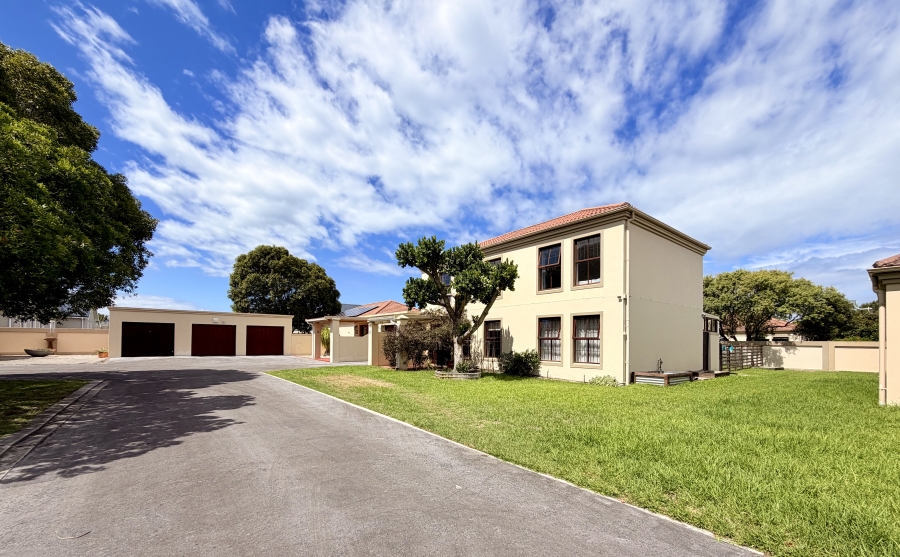 3 Bedroom Property for Sale in Sandbaai Western Cape